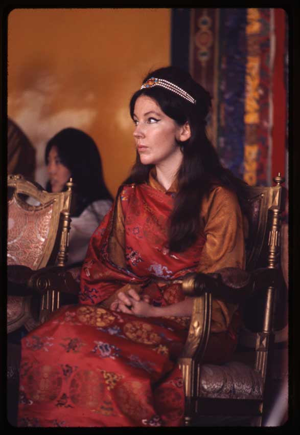 Hope Cooke, Queen of Sikkim, seated, three-quarter length portrait, facing left
Alice S. Kandell © Library of Congress Prints and Photographs Division Washington