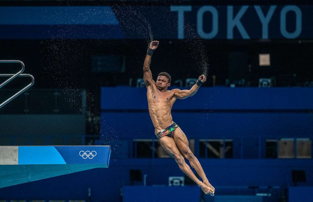 Brazil's Isaac Filho Souza in flight off of the 10-meter platform on August 6 at the Tokyo Aquatics Centre.
 Mark Edward Harris © All rights reserved.