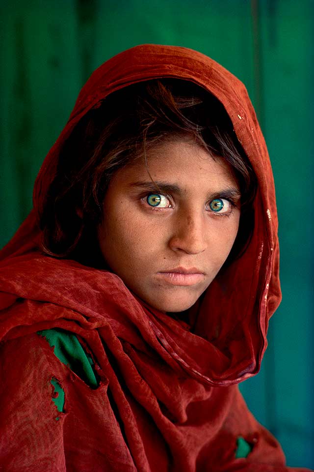 Afghan Girl (Sharbat Gula), Peshawar, Pakistan, 1984
Fuji Crystal Archive Print. 20" x 24". Steve McCurry © All rights reserved.