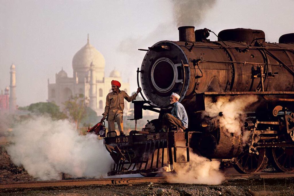 Taj and Train, Agra, Uttar India , 1983
Fuji Crystal Archive Print
Steve McCurry © All rights reserved. 
