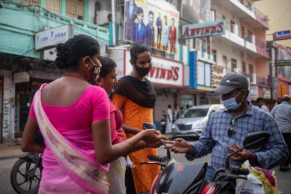 Pondicherry – October 2021
"Give me a little money, and you will be blessed!"; Savitha, Sangeena, and Sathana don't go unnoticed as they call out to the passers-by in the busy streets of Pondicherry. When they pass them, some men look away, others come closer to slip a note in their hands. Jennifer Carlos © All rights reserved.