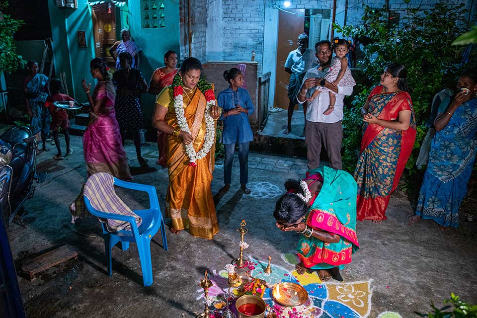 Tamil Nadu, Ariyankuppam – December 2021 
Savitha invited people from her neighborhood to commemorate the tenth anniversary of her surgery at her place, in Ariyankuppam, on the southern outskirts of Pondicherry.
Jennifer Carlos © All rights reserved. 