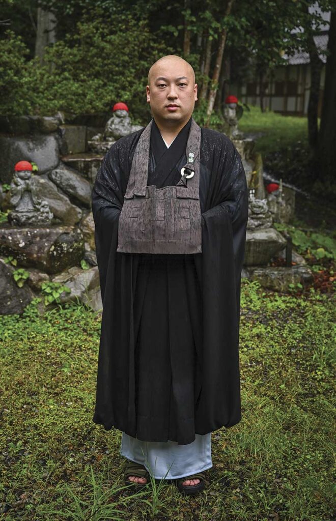 A performer in Osaka.
Mark Edward Harris © All rights reserved.