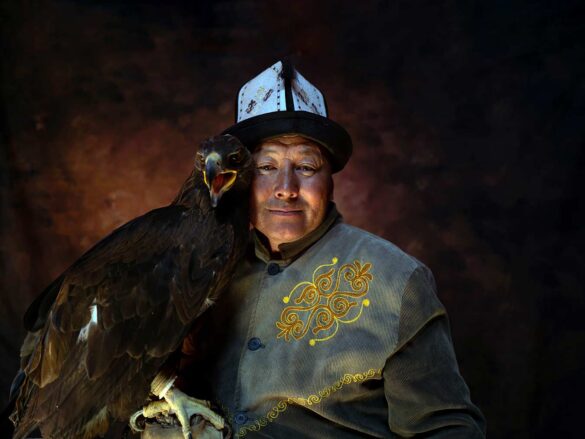 Eagle Hunter Family Roshi Aba © All rights reserved.