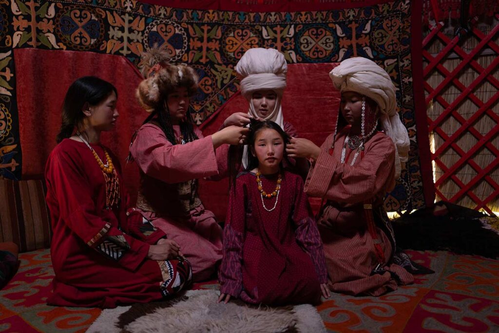 Eagle Hunter Family
Roshi Aba © All rights reserved.