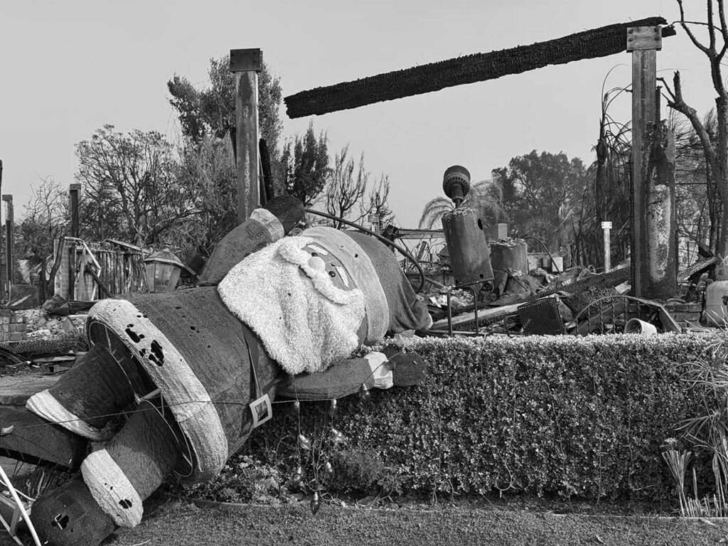 Fire and Fog - Santa
James T Gunderson © All rights reserved.