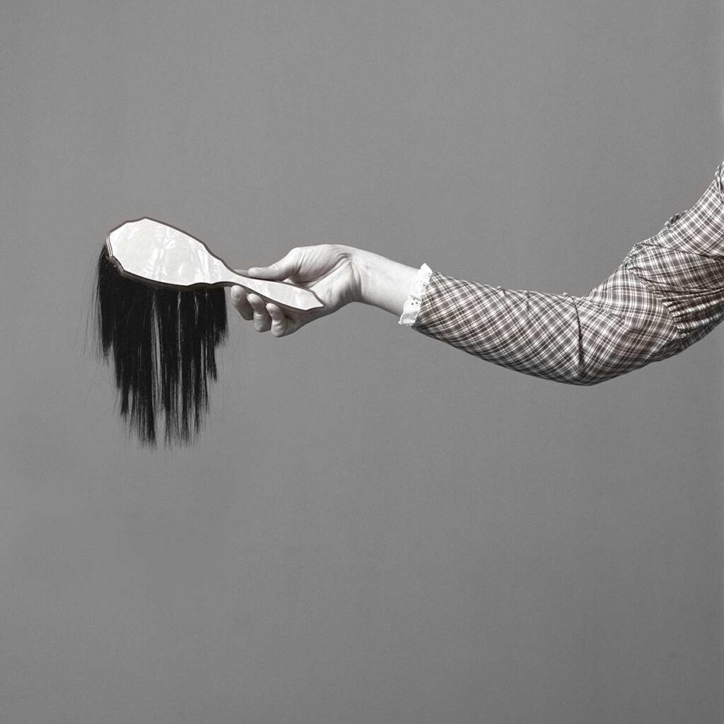 Hairbrush
Size: 30x30”. Medium: Archival Pigment Print. Year: 2012
REBECCA DROLEN © All Rights Reserved