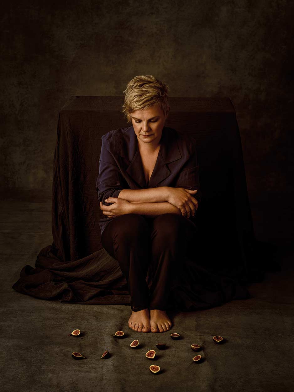 Woman with Figs
Renata Dutrée © All rights reserved.