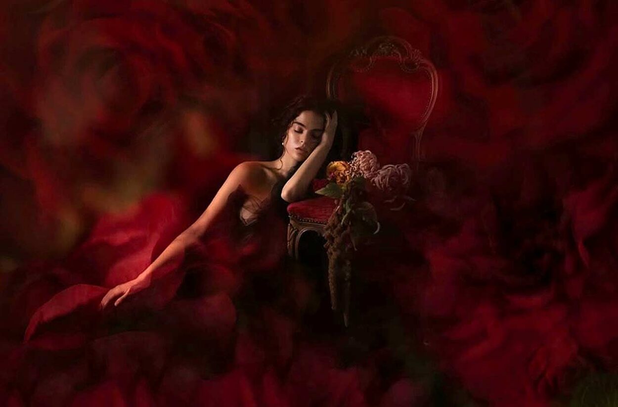 The Age of Flowers
Olivia Mazzola 
© All rights reserved.