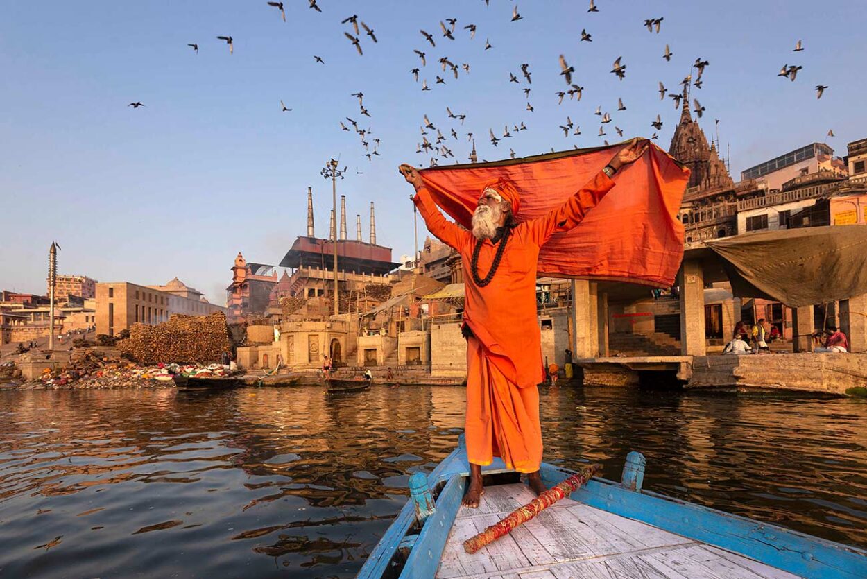 Representation of moksha, the liberation from the cycle of reincarnation after death  (India, Uttar Pradesh, 2023) 
Roberto Pazzi © 
All rights reserved. 