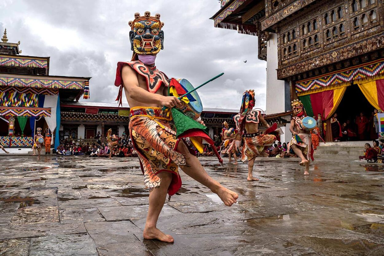 A moment during the Tshechu, Bhutan’s most important religious festival (Bhutan, 2024) 
Roberto Pazzi © All rights reserved.